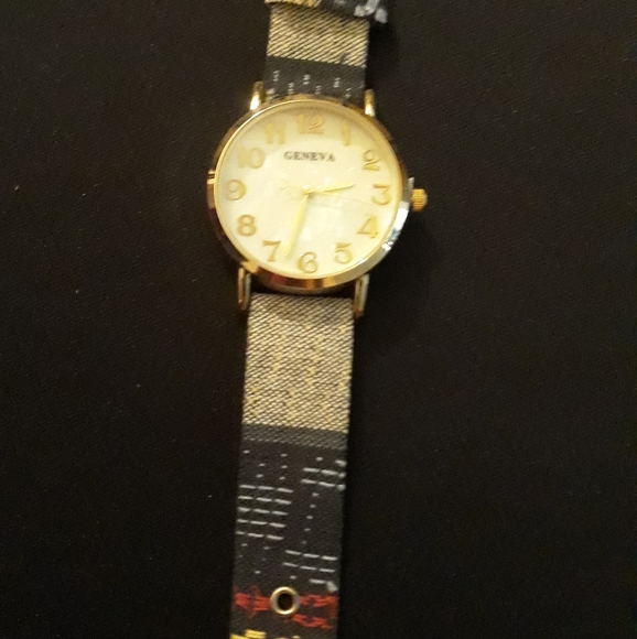 WATCHES..TIMEPIECE COLLECTORS..9 Watches total..ASSORTED BRANDS/ STYLES.. - Picture 14 of 16
